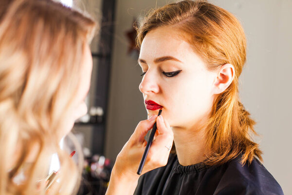 Hand of make-up master