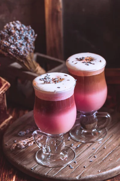 Es realmente café con leche lavanda — Foto de Stock