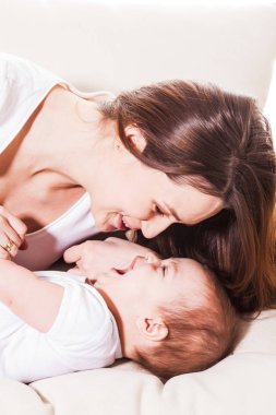 Bebek ile eğlenceli şarj