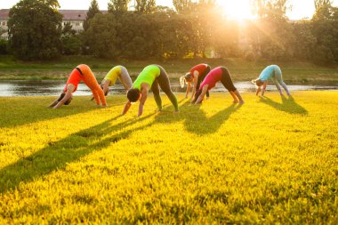 Aktif kadınlara pratik yoga dışında