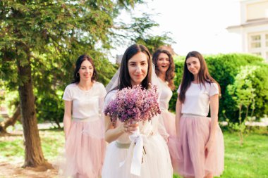 Tavuk parti neşeli andan