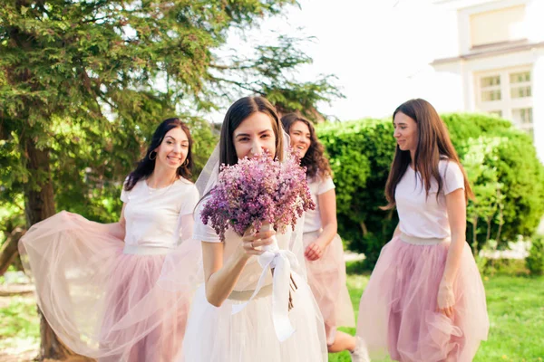 Nejlepší kamarádky společně na hen party — Stock fotografie