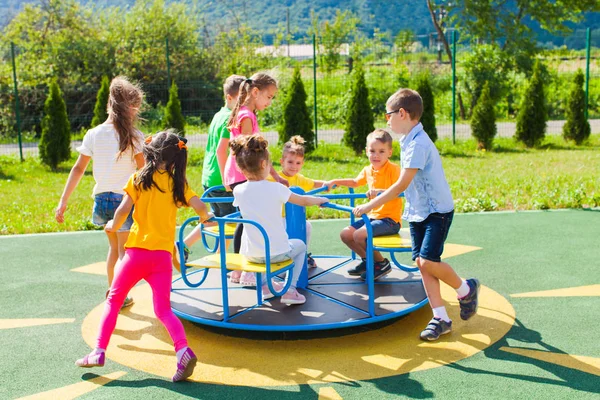 Freundschaftsspiele im Freien — Stockfoto