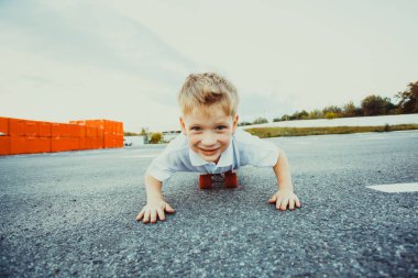 Park penny Yönetim Kurulu yakın çekim çocuk