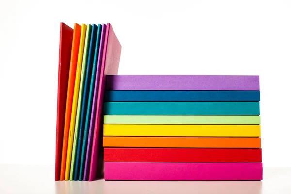 Färgglada samling av böcker och anteckningsböcker — Stockfoto