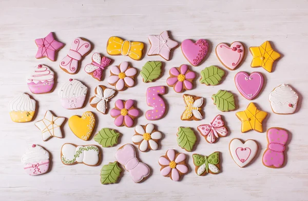 Pães de gengibre de férias doces para o dia de nascimento da menina — Fotografia de Stock