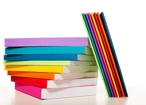 Collezione colorata di libri e quaderni — Foto Stock