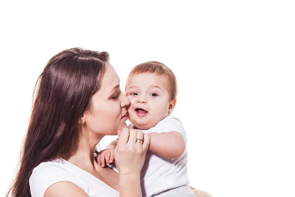 Boldog anya és a gyermek elszigetelt fehér portréja — Stock Fotó