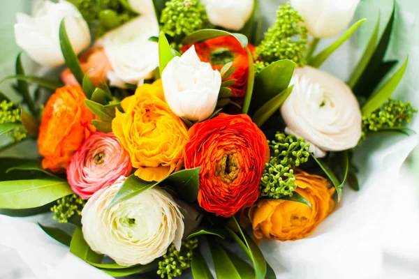 Bouquet of ranunculus of different shades close up — Stock Photo, Image