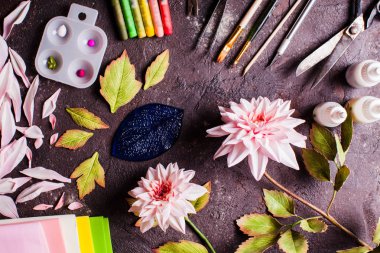 Diy köpük malzemeden gerçekçi çiçekler yapma