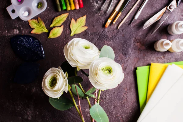 DIY making realistic ranunculus flowers from foam material — Stock Photo, Image