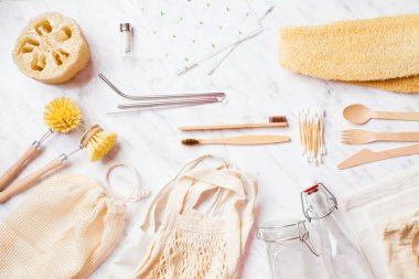 sıfır atık mermer üzerinde düz yatıyordu