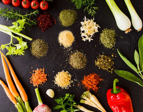 Gesunde Küche und vegetarisches Konzept, Gewürze und Gewürze — Stockfoto