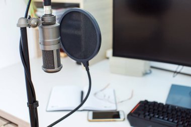 Çeşitli müzik içeriği yaratmak için dijital stüdyo