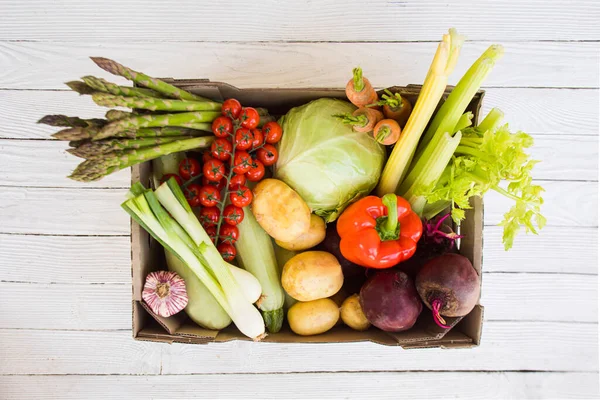 El estilo de vida saludable comienza con comer más verduras —  Fotos de Stock