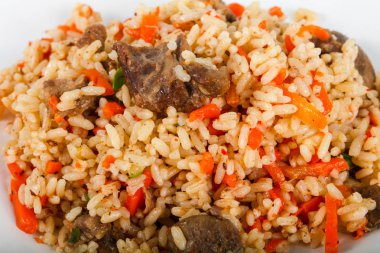 Asya pirinç - et ve havuç ile Plov