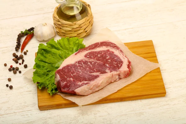 Pirzola pişmeye hazır.