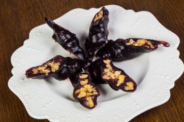 Beyaz traditionak cevizli fındıklı sucuk