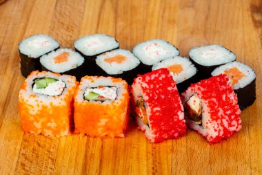 Suşi Japonya ve küme rulo