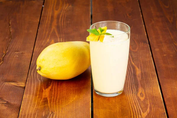 Verse Koude Zoete Mango Shake — Stockfoto