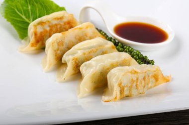 Japonya köfte - sosu karides et ve sebze ile