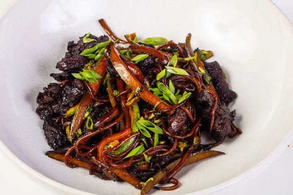 Stäng Vyn Soba Med Kyckling Och Koriander — Stockfoto