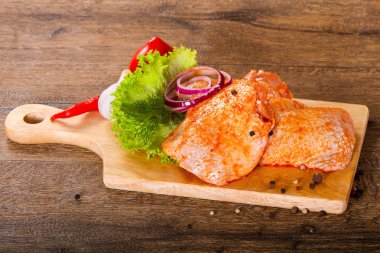 Marine edilmiş tavuk uyluk için ızgara ve Barbekü