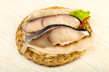 Ham sulu köpek balığı biftek ızgara için hazır