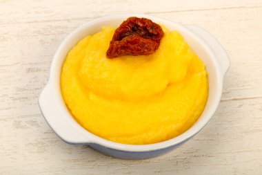 Kuru domatesli Polenta.