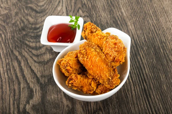 Ketçap ile çıtır tavuk kanatları