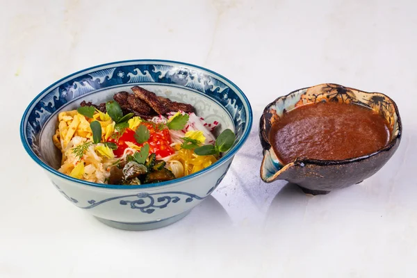 Sos ve otlar ile Yengeç poke