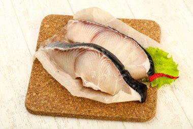 Ham sulu köpek balığı biftek ızgara için hazır