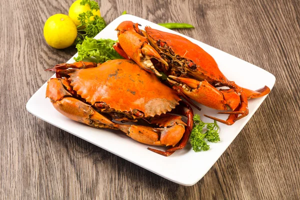 Haşlama yengeç taze ve sıcak - delicous meze