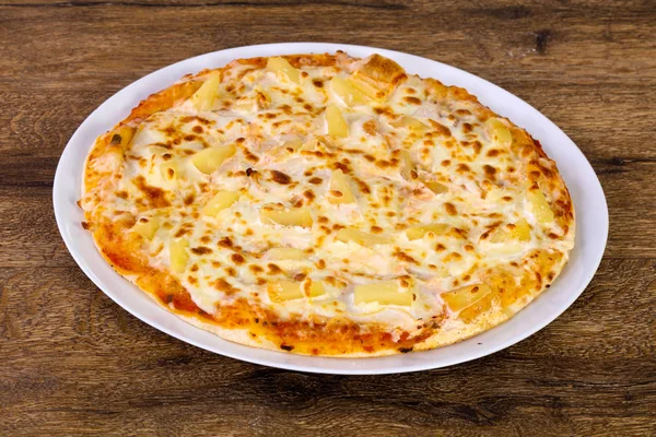 Ananas Pizza Med Mjuk Ost — Stockfoto