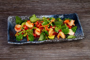 Karides lezzetli Tay salatası