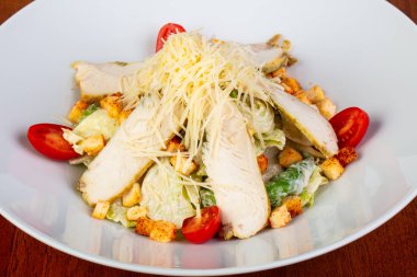 Lezzetli ceasar Salata tavuk