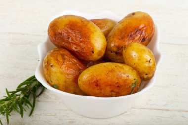 Biberiyeli taze patates.