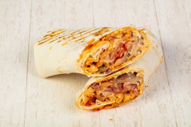 Et, sos ve salata ile iştah açıcı Calypso