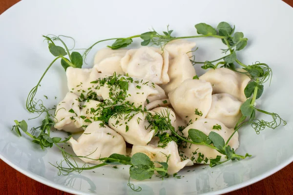 Heerlijke Gekookte Dumplings Met Kruiden — Stockfoto