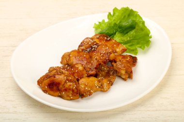 Susam Teriyaki uyluk