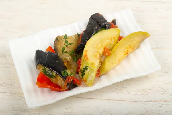 Buğulanmış Sebze Patlıcan Domates Biber Kabak — Stok fotoğraf