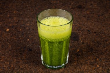 Kereviz güler yüzlü lezzetli cam