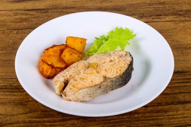 Kekik ile haşlanmış somon