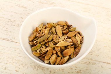 Kuru kakule tohumu yığın kabın içinde