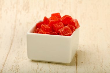 Kuru papaya yığın ahşap arka plan üzerinde