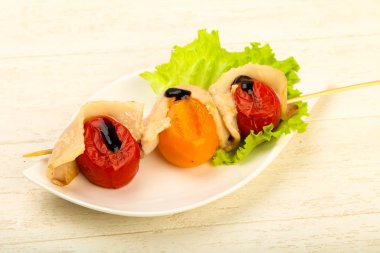 Pastırma şiş ızgara domates