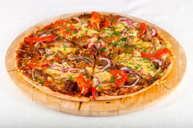 Sıcak lezzetli sığır eti pizza