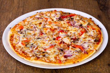 Sığır eti peynir ve soğan pizza