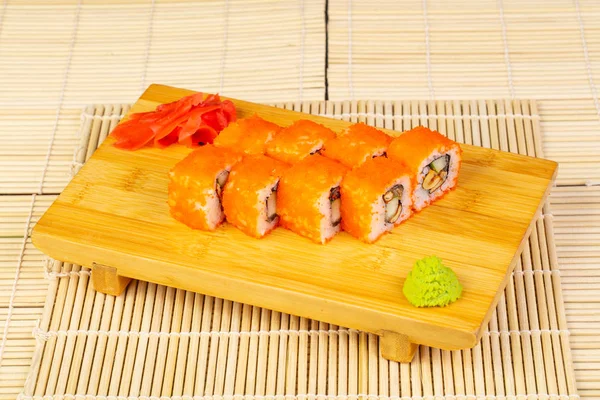Válce Sushi Vynikající Losos Kůže — Stock fotografie
