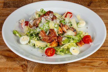 Tavuk lezzetli Sezar salatası